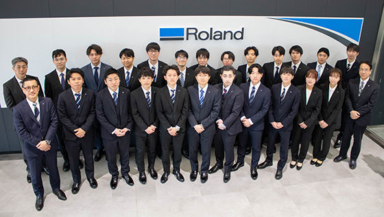 Group photo of Roland DG's new employees