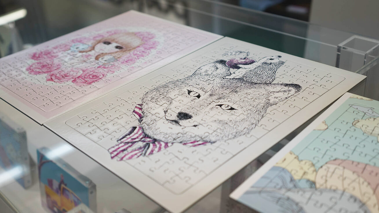 Art-decorated items created on UV printers