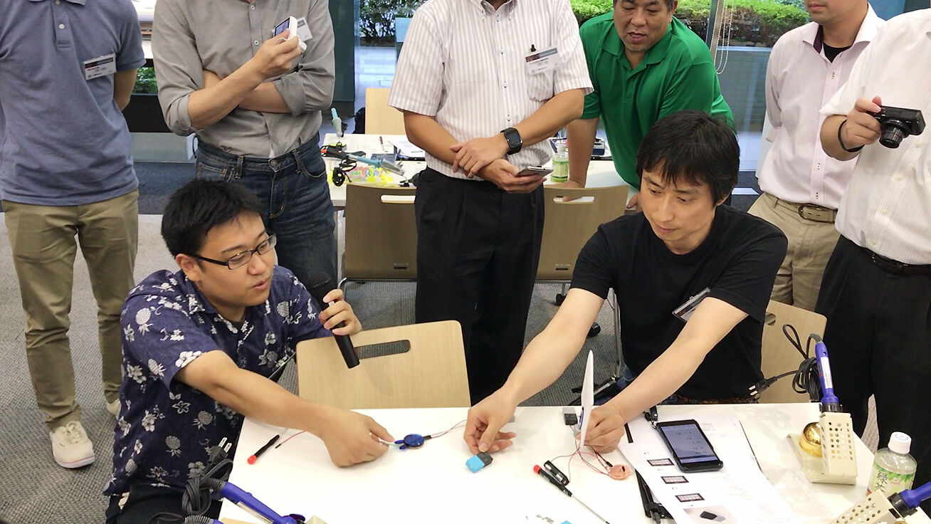 Participants presenting their projects.