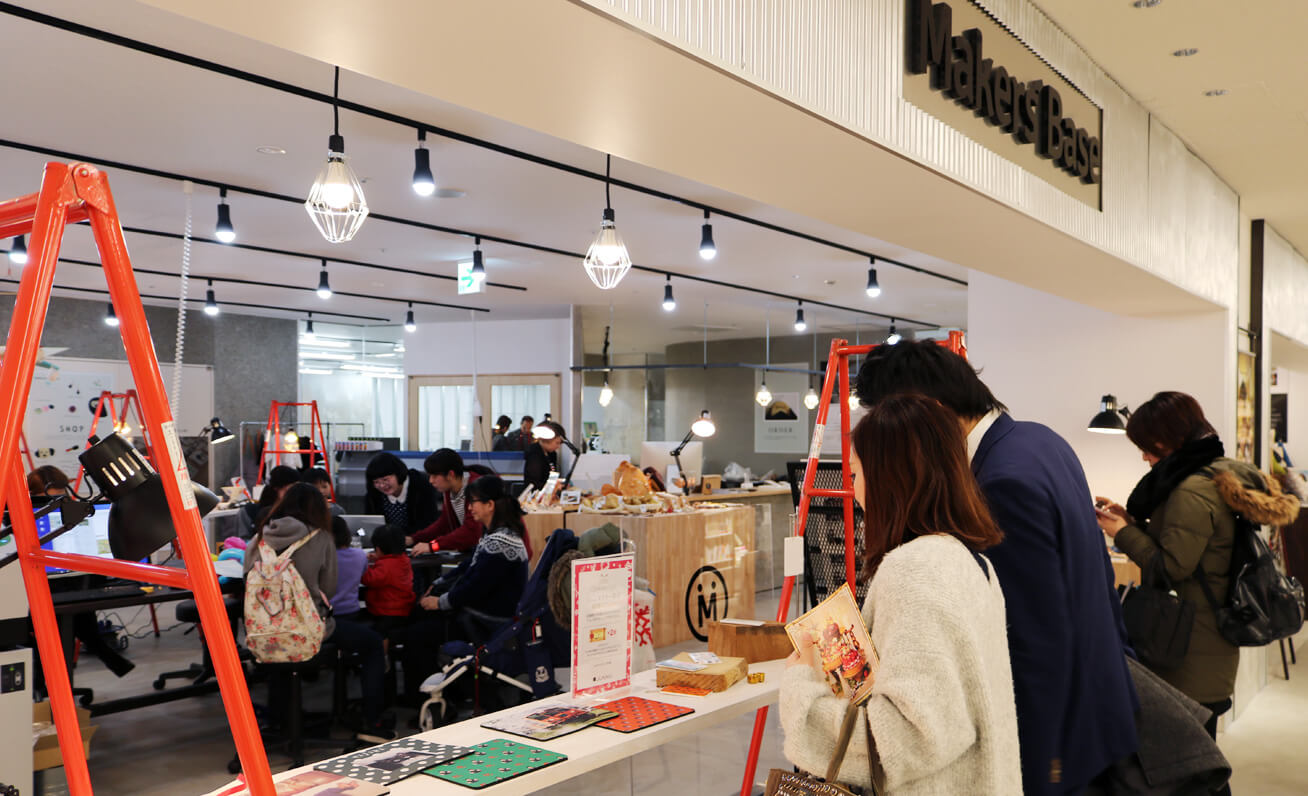 多くのお客様で賑わうMakers’ Base Chibaの店内