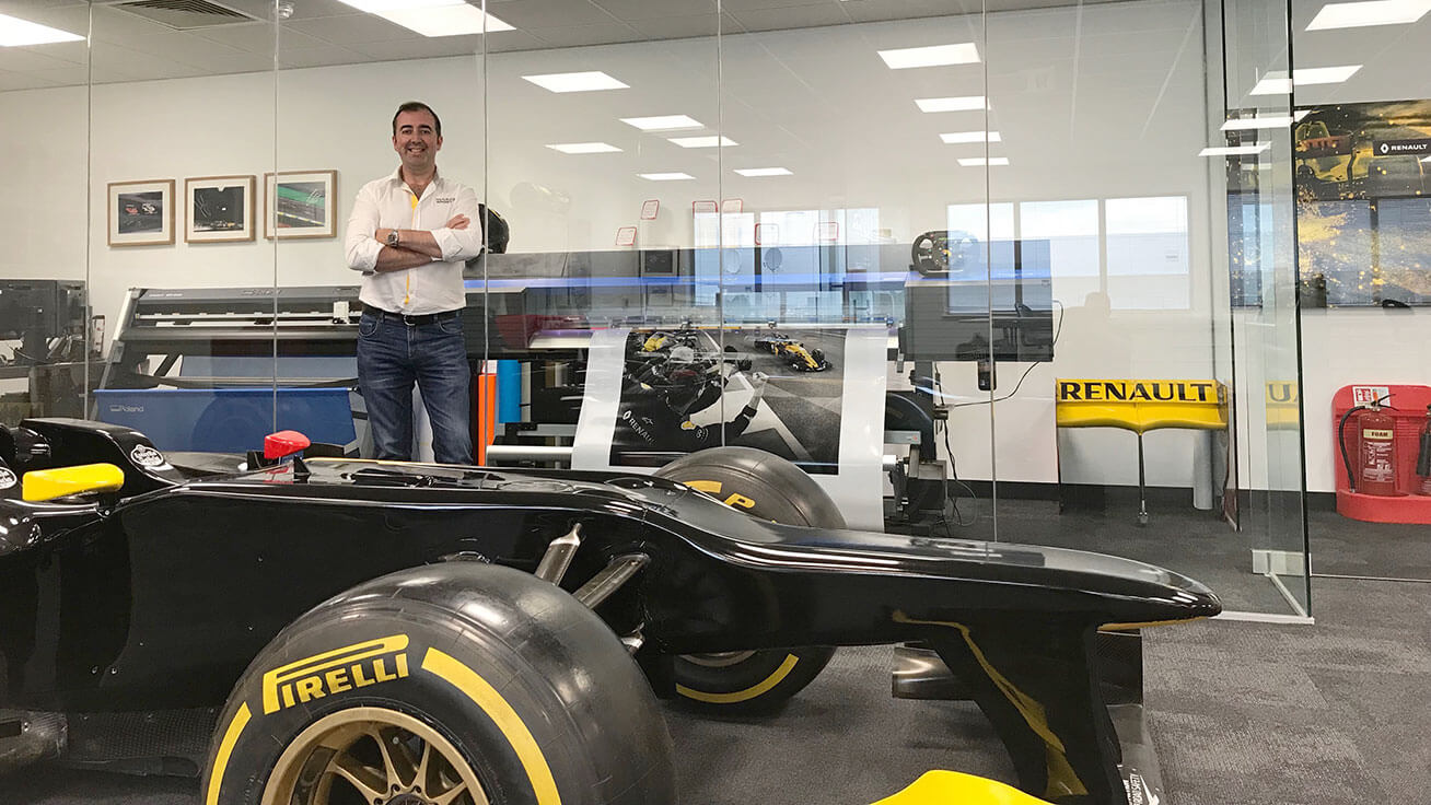 ルノーF1チームのグラフィック製作の責任者、Joe McNamara氏