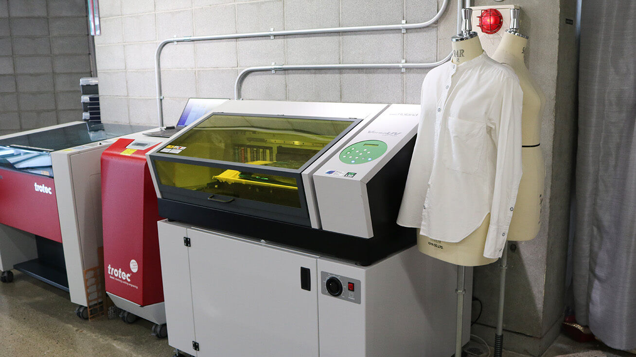 Roland DG's UV printer LEF-200 as well as laser cutters and other state-of-the-art digital tools are available at andMade STUDIO.