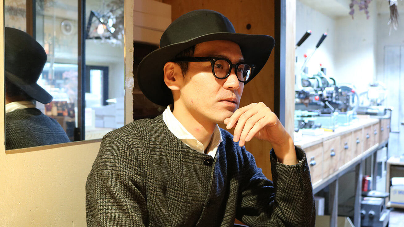 めがね舎ストライク代表の比嘉大輔さん