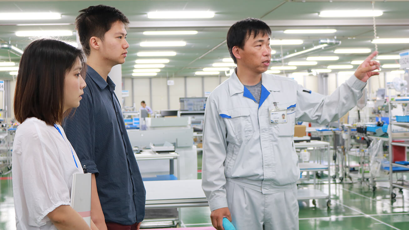 プログラムでは当社の工場も見学し、製品がどのように作られているか学びました