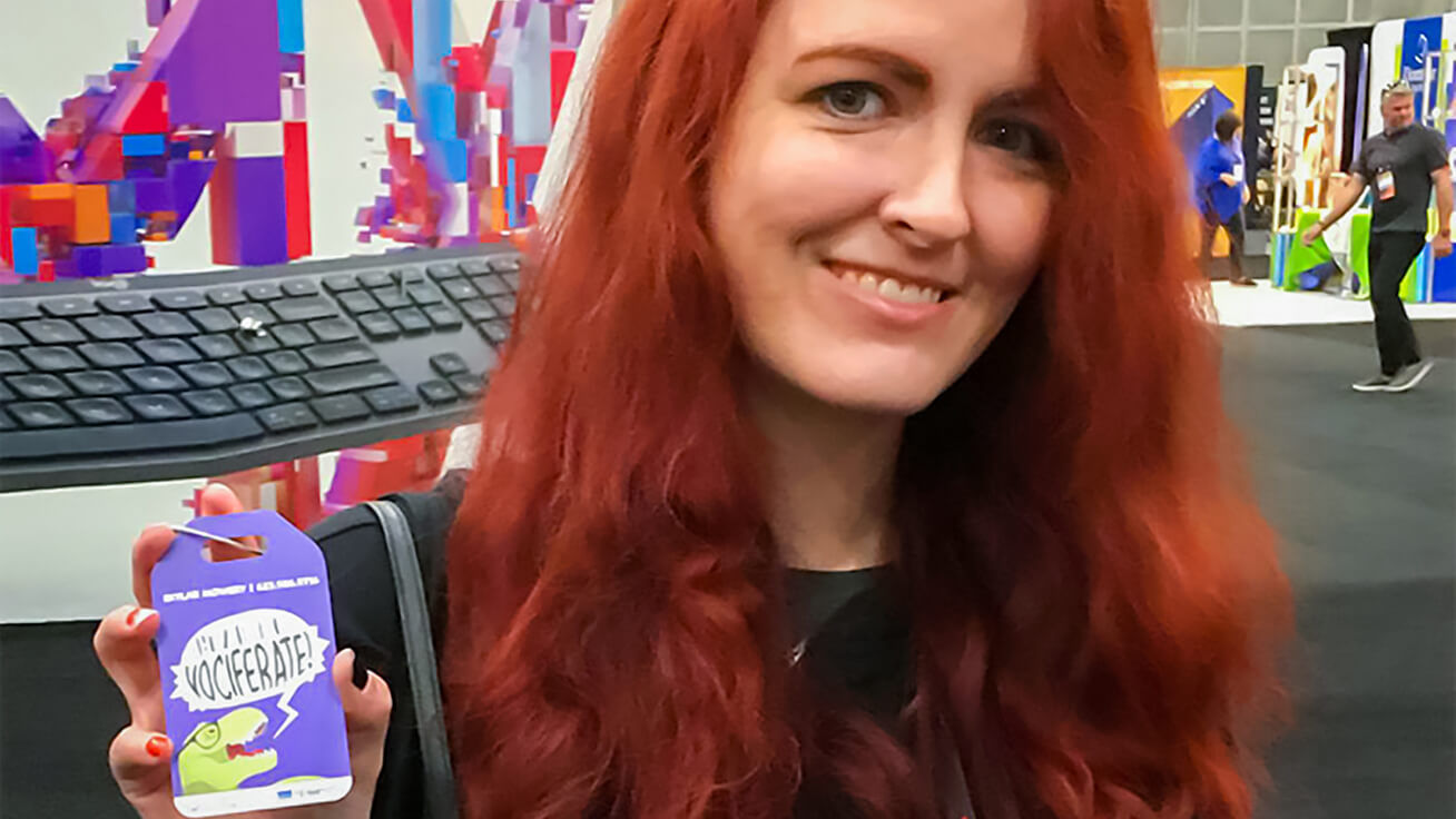 グラフィックデザイナーのSkylar Moweryさんはインパクト抜群の恐竜のタグをデザイン