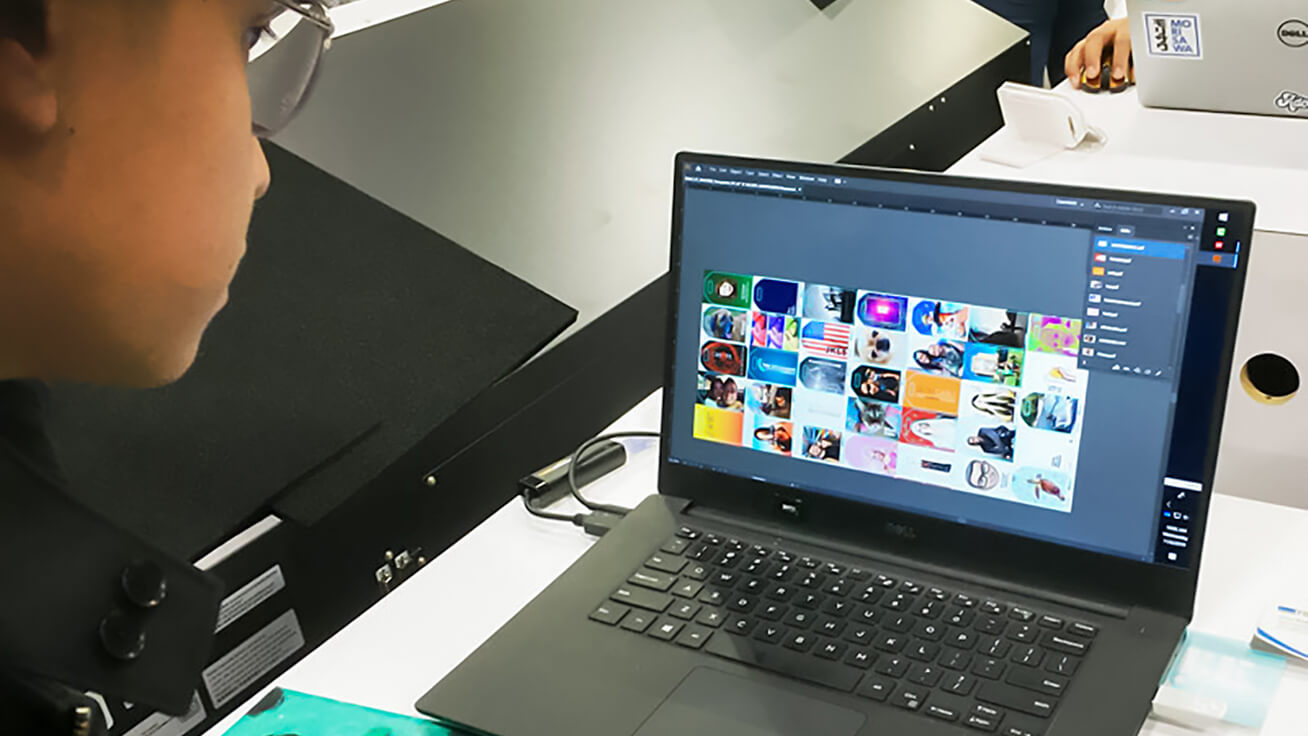 Roland DGAのグラフィックデザイナーCarl Santiagoは、UVプリンターLEF2-300で印刷するためにAdobe IllustratorのファイルをVersaWorks 6にエクスポート