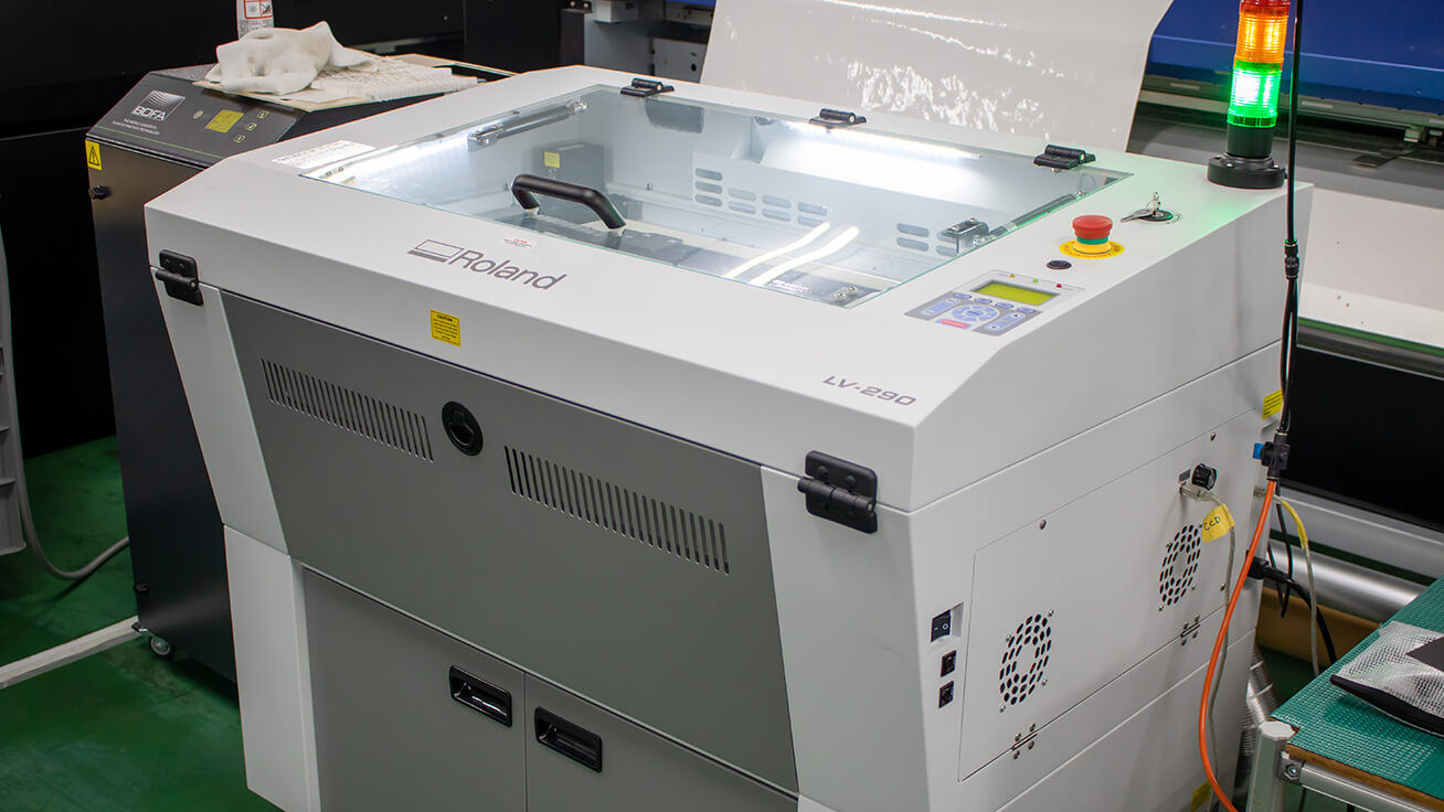 レーザー加工機なら数十秒でカットできます