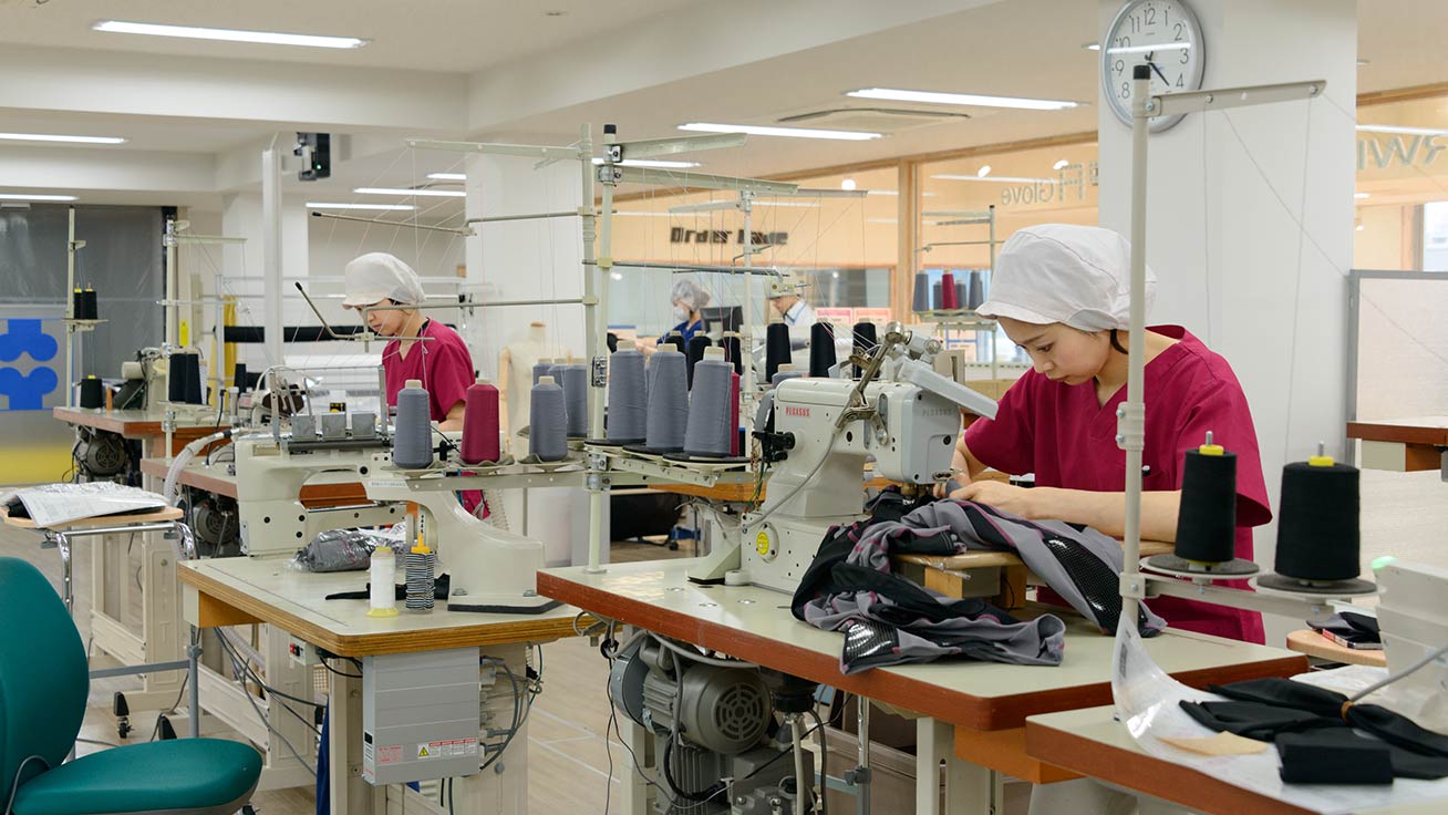 Small-lot production and prototypes are made at the production workshop.