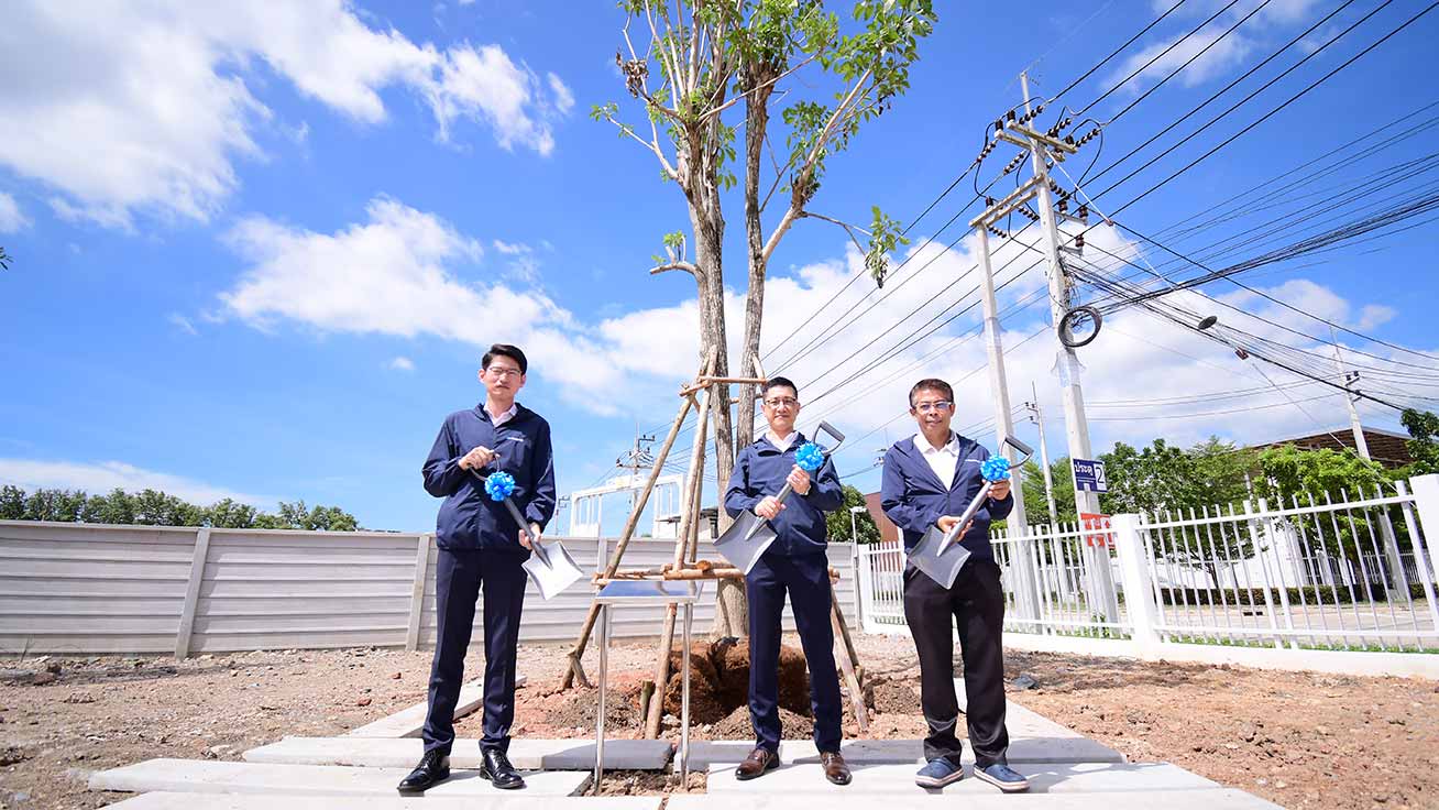 快晴の中、植樹イベントが行われました