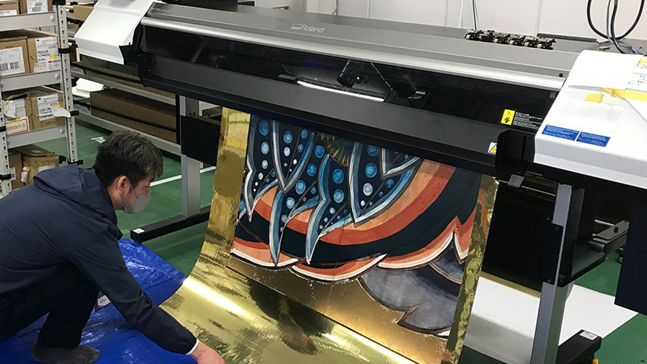 The painting was reproduced in 24 separate parts using the LEC2-640 UV printer/cutter.