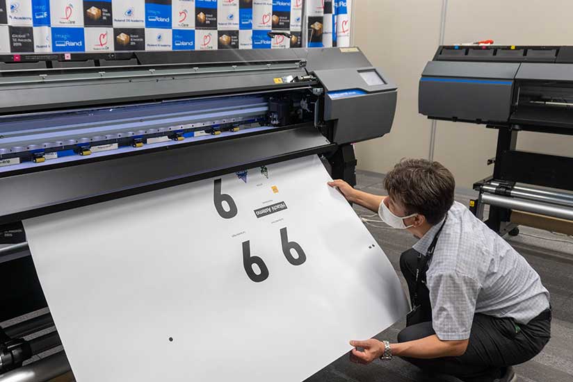 インクジェットプリンター「TrueVIS VG3-640」でマシン用のステッカーを製作
