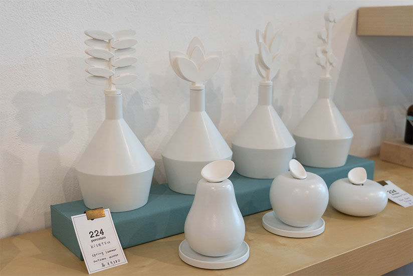 Aroma diffusers inspired by the four seasons.