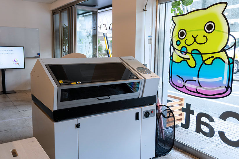 The LEF2-200 benchtop UV flatbed printer