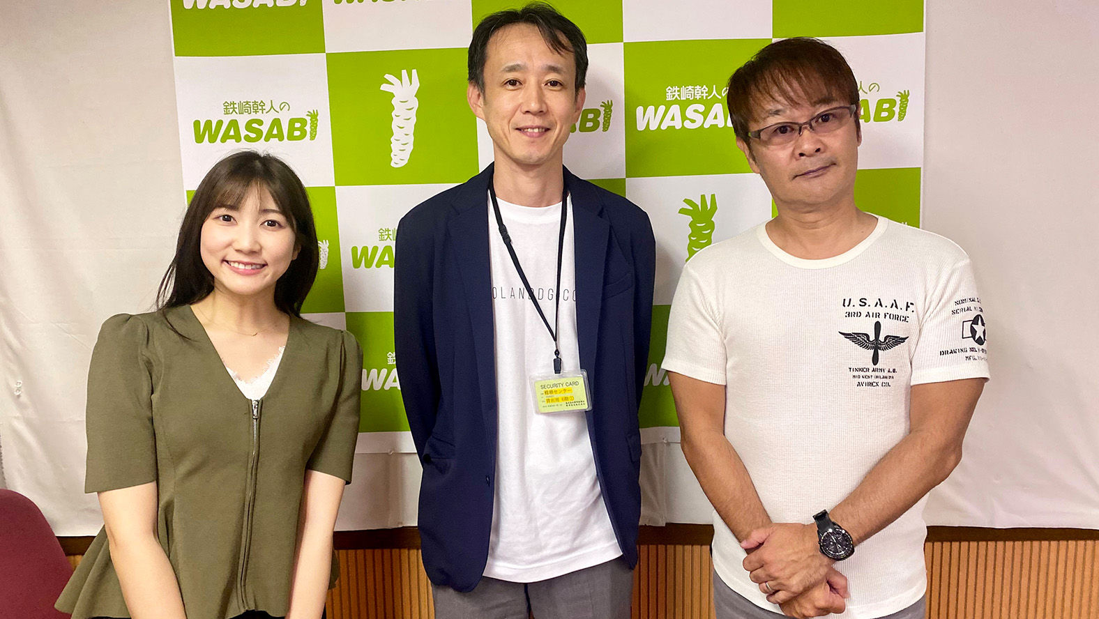 パーソナリティの山﨑加奈さん(左)、ローランド ディー.ジー.執行役員生産本部担当の倉田裕司(中)、鉄崎幹人さん(右)