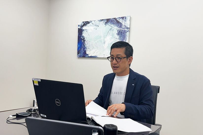 リモートで参加する田部耕平