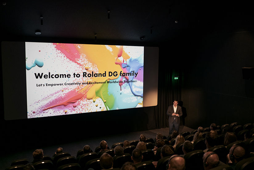 プレゼンテーション中のアンドリュー・オランスキー