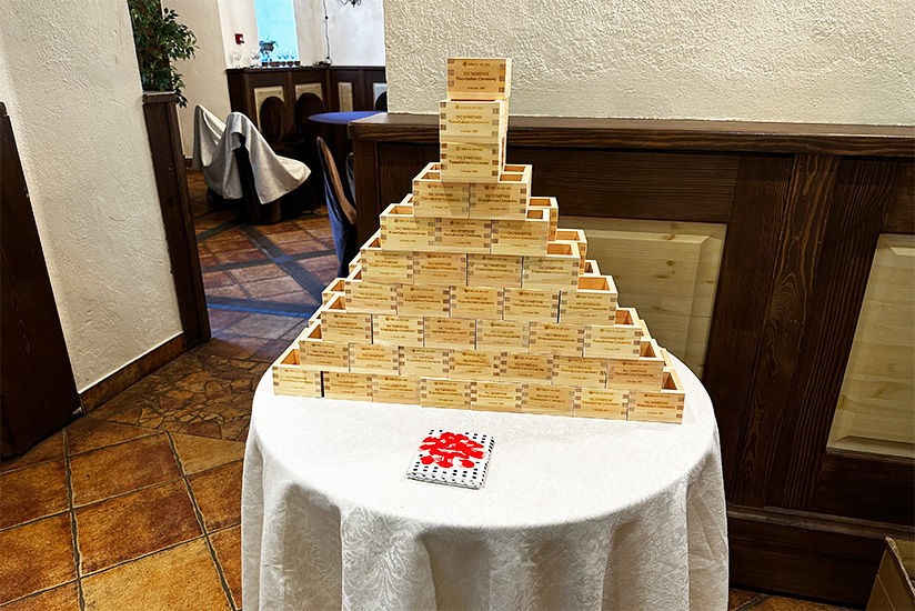 Square wooden cups with DG DIMENSE logo engraved
