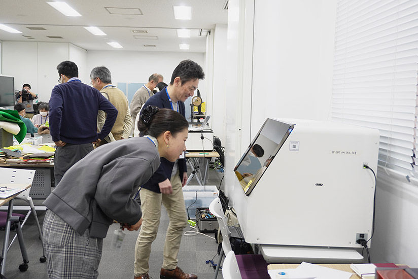 Observe the printing process up close