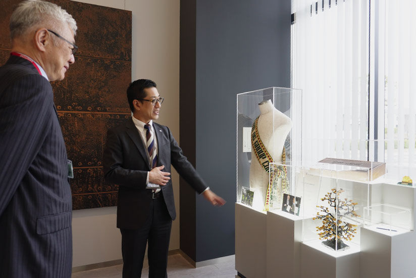 Introduction of commemorative items for DG DIMENSE establishment