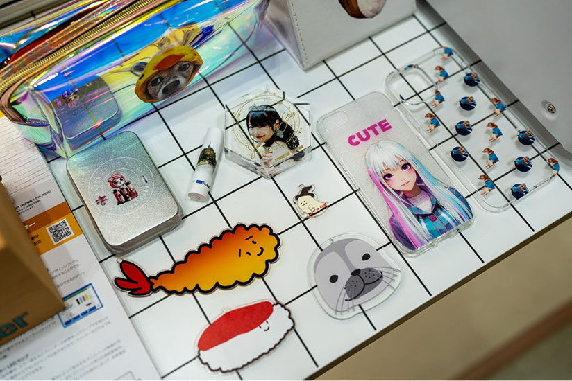 Various samples printed by the BD-8 UV printer