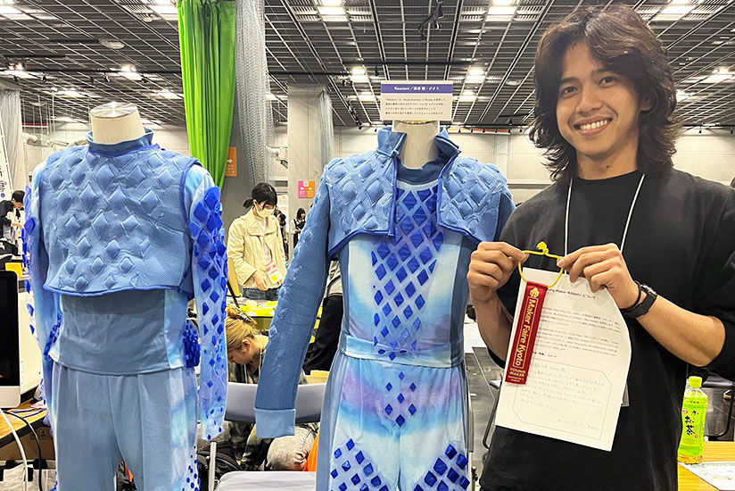 コスチュームが表彰された学生