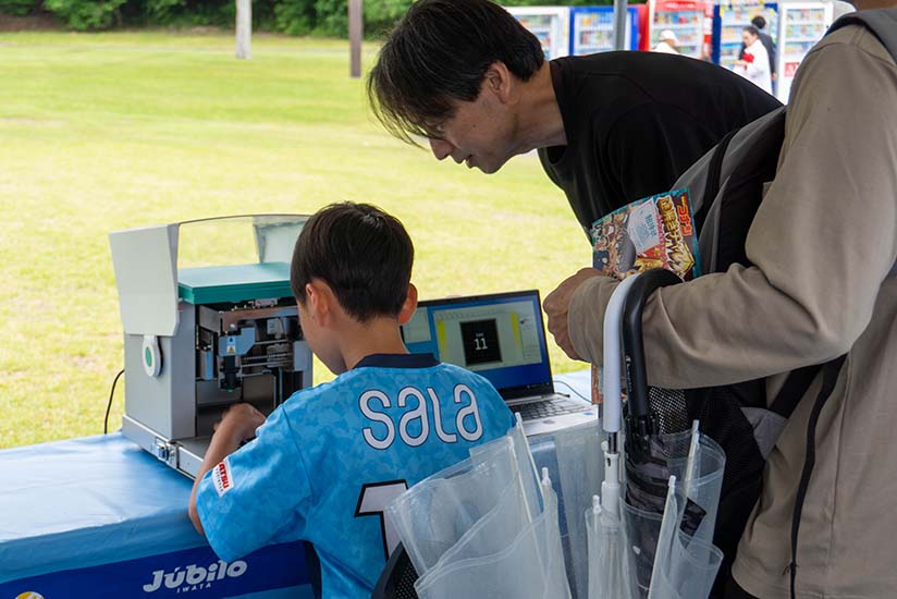 ジュビロ磐田ホーム戦をキーホルダー作りで応援