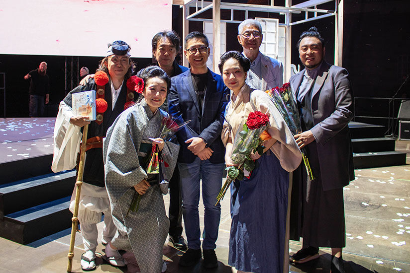 Group photo after the performance