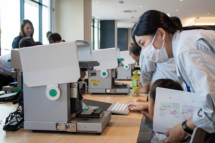Name imprinting on a ruler with a photo impact printer