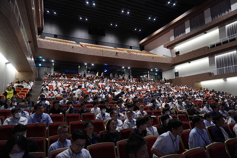 Employees from both domestic and overseas group companies gathered at the event