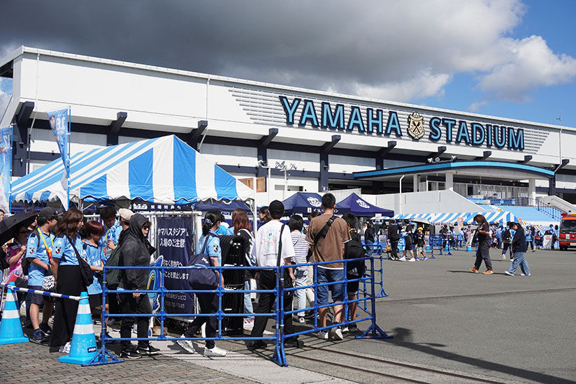 A long line in front of our booth