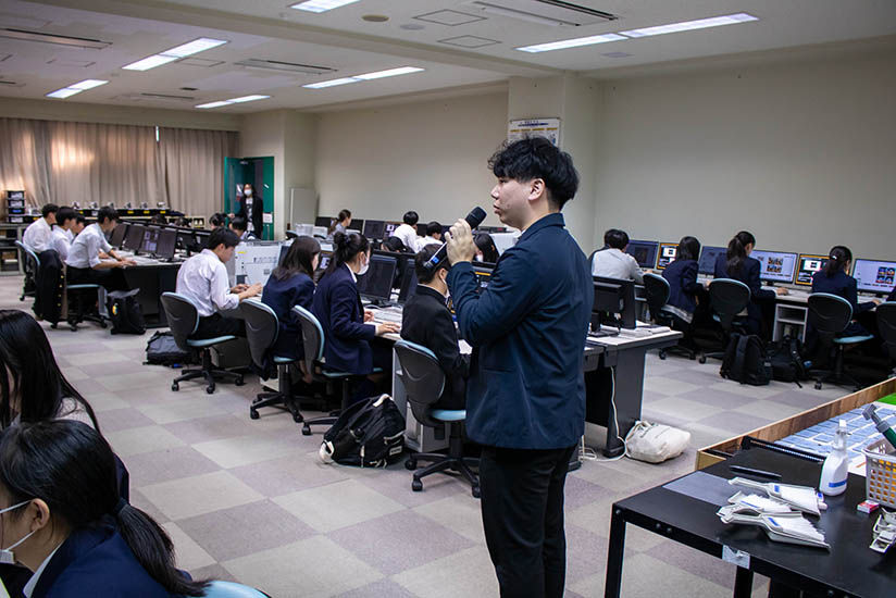 リテラシーについて講義