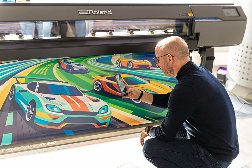 Attendees exploring XP-640 applications