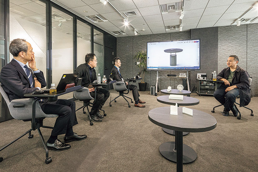 ローランド ディー.ジー.東京営業所で打ち合わせ