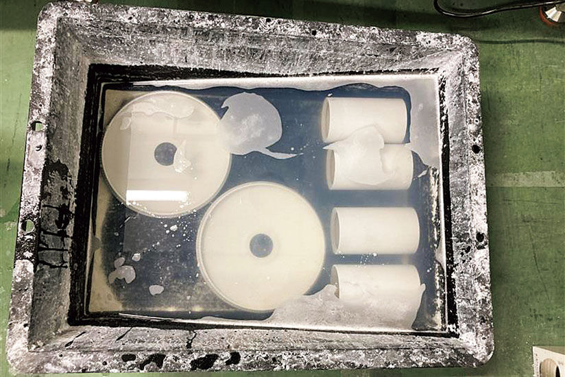 含浸材に浸ける・乾燥