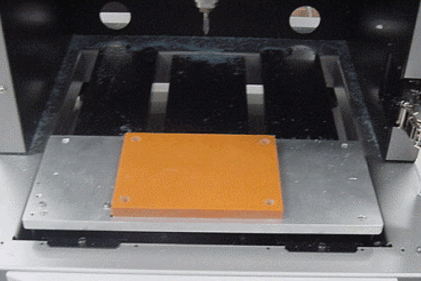 回転軸ユニットを取り外したワイドテーブル