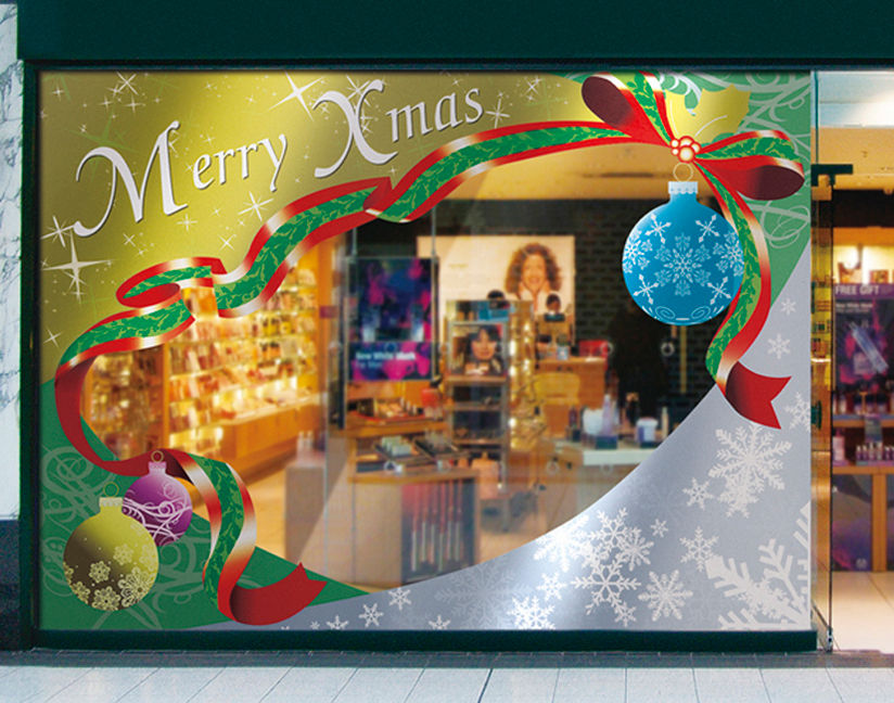 メタリックカラーがウィンドウを華やかに演出