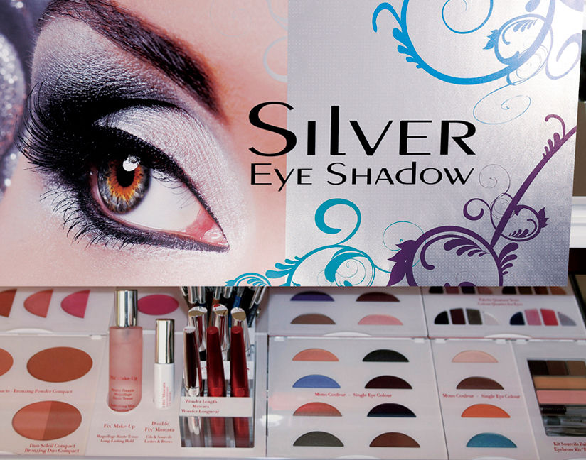 きらびやかなPOPが売り場を華やかに