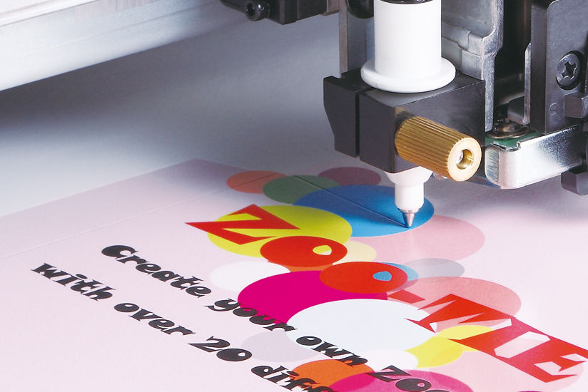 折罫ツールで折罫を付け、さらにミシン目に切り抜くことも可能