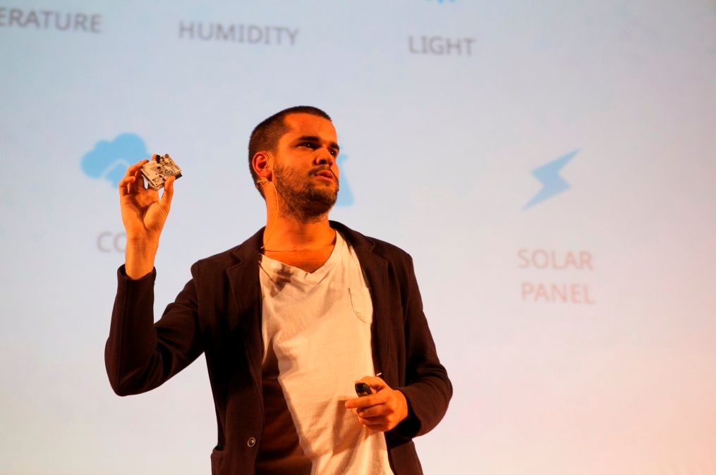Mr. Tomas Diez introducing the Smart Citizen Kit
