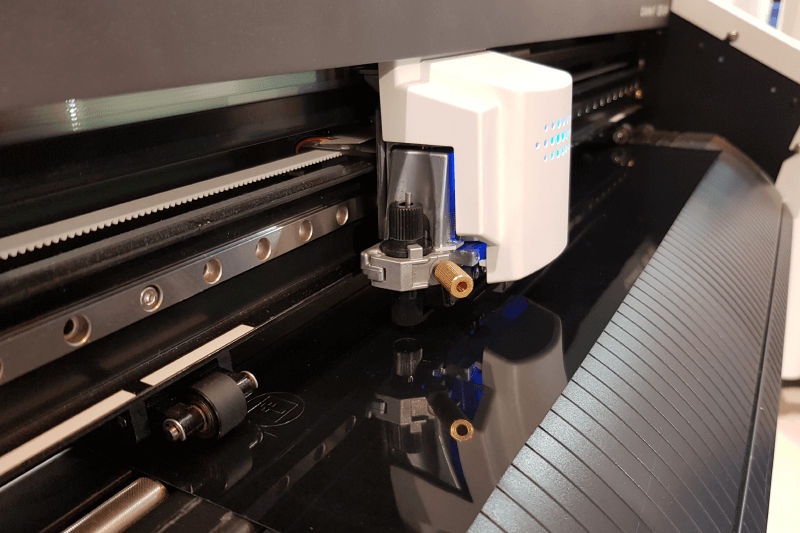 easy to use cutting machines by Roland