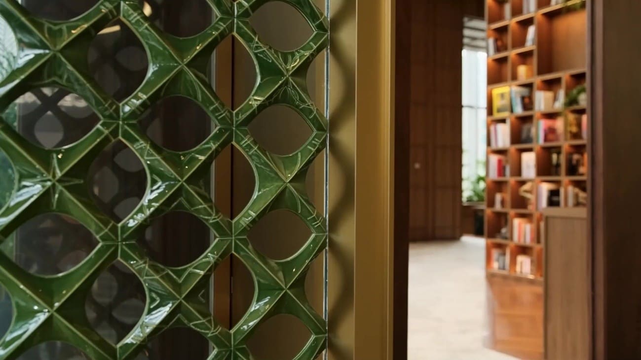 収縮率の小さなセラミックパウダーによる寸法精度を活かし「壁」としてくみ上げられたサンプル