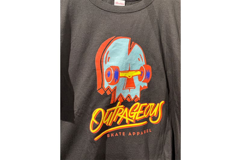 濃色の生地でも鮮やかな高画質を実現