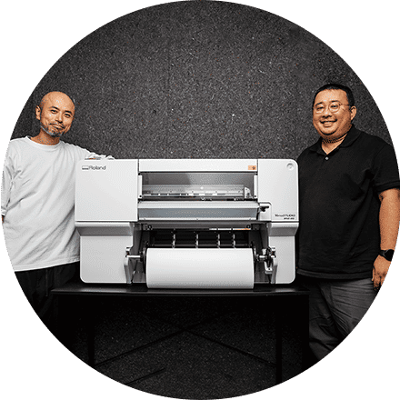 (左)MD制作部 デジタル制作チーム チームリーダー 制作管理チーム 近藤 尚之 様(右)株式会社ブシロードクリエイティブ MD制作部 部長 江崎 徹哉 様