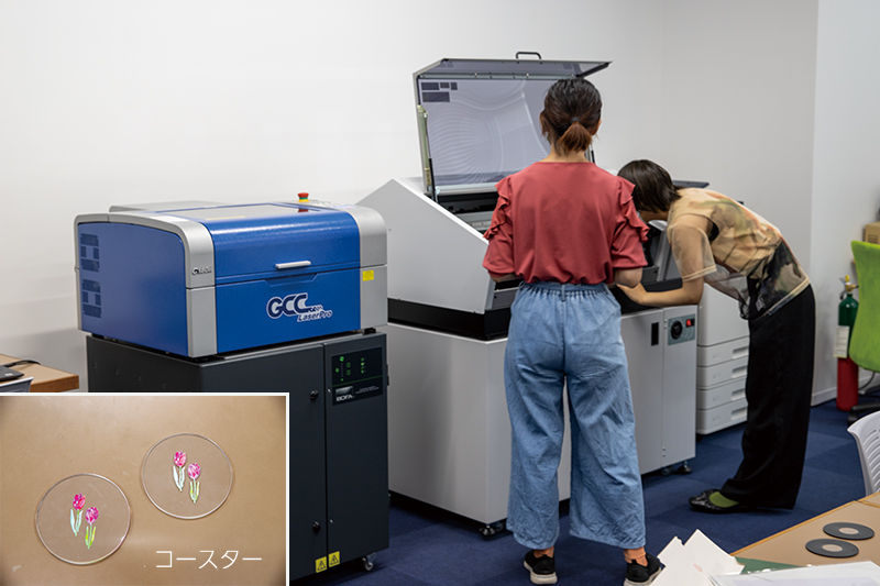 ファブラボで自主的にものづくりに励む学生