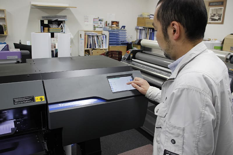 操作しやすい液晶パネルで現場の手間を削減