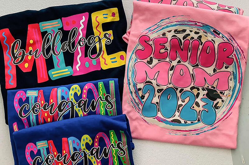 Grafis pada kaos yang dilipat