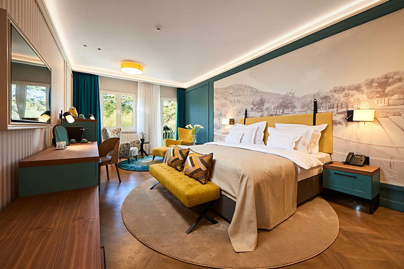 採用DIMENSE DA-640製作的飯店房間牆面裝飾