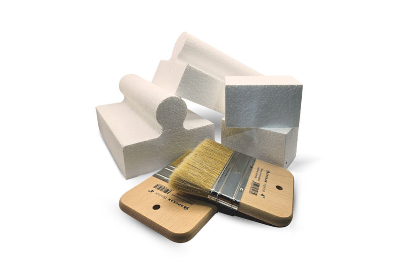 A large top coater, small top coater and flat paintbrush that make up the DS-KIT-BRU kit